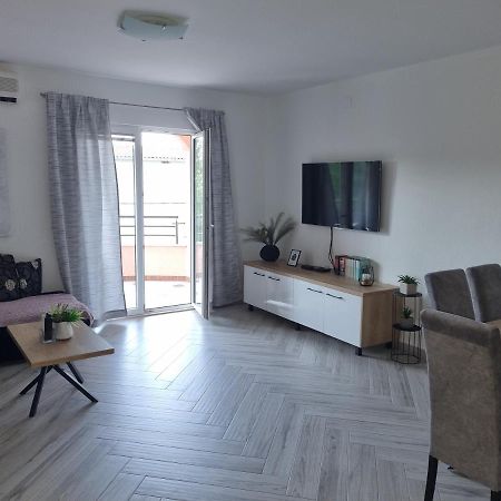 Apartments Ledic Krvavica Luaran gambar