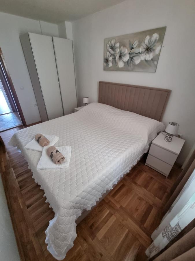 Apartments Ledic Krvavica Luaran gambar