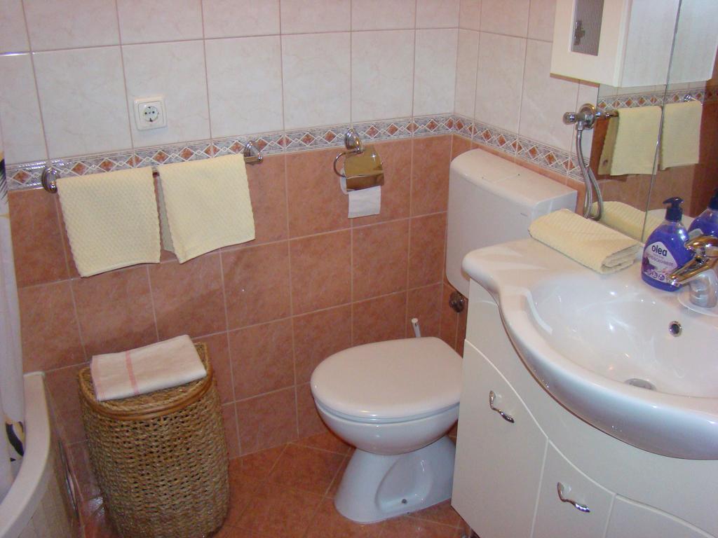 Apartments Ledic Krvavica Luaran gambar