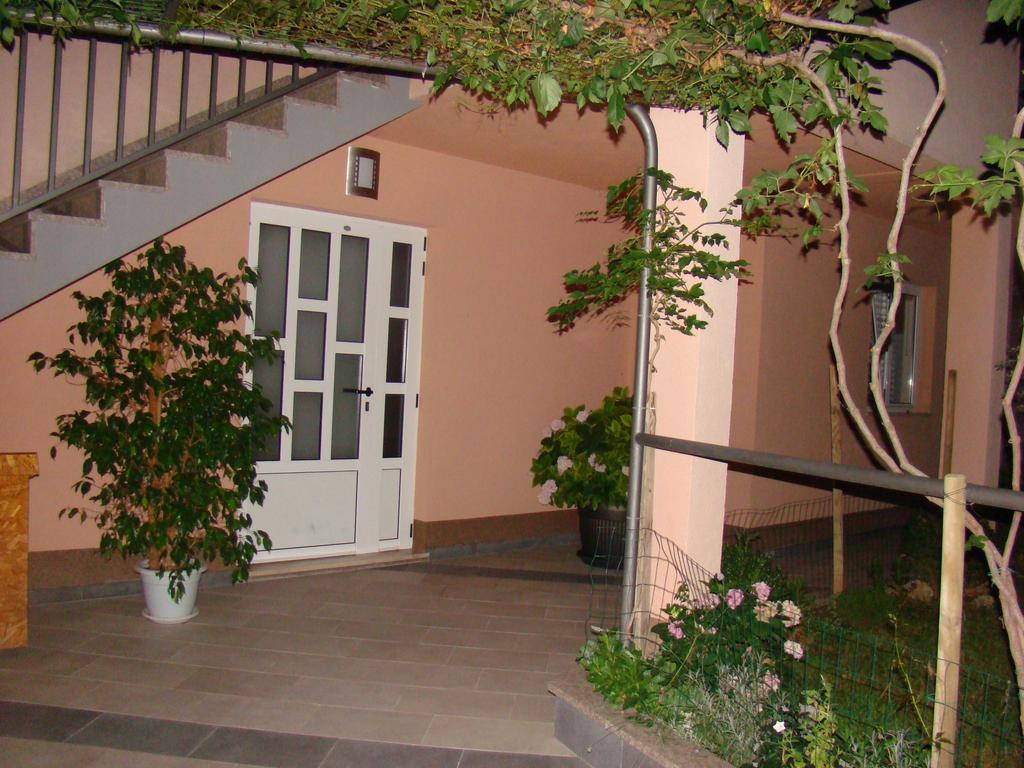 Apartments Ledic Krvavica Luaran gambar